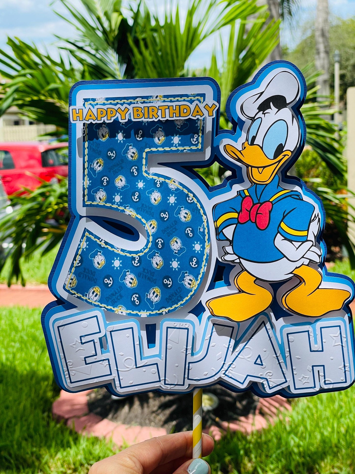 Donald Duck cake topper